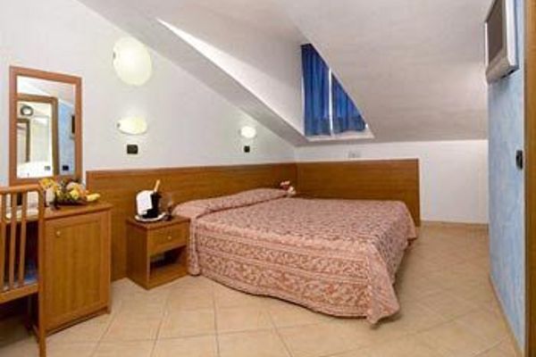 Hotel Queen Mary (Cattolica)